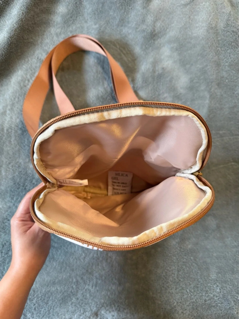 FIGHTING EEL: Barcelona Crossbody - Vintage Palaka Zinnia - Picture 3 of 8